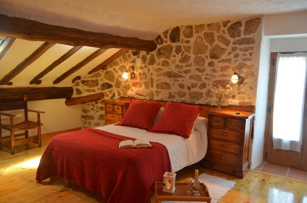Hostal Refugio De Gredos Navarredonda de Gredos Buitenkant foto