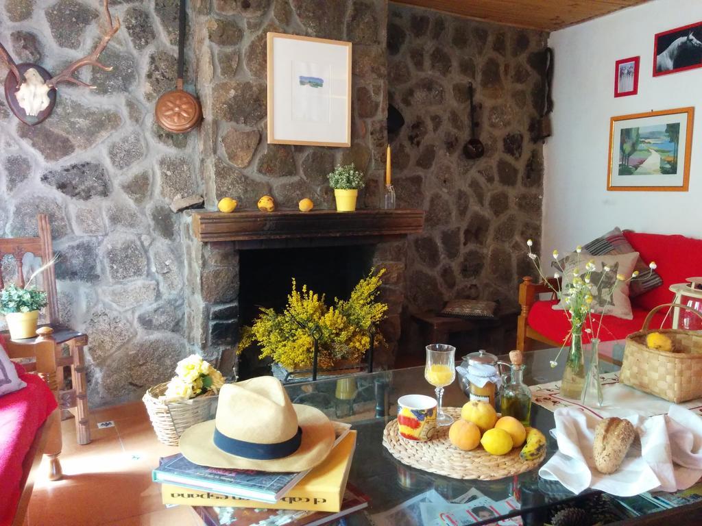 Hostal Refugio De Gredos Navarredonda de Gredos Buitenkant foto