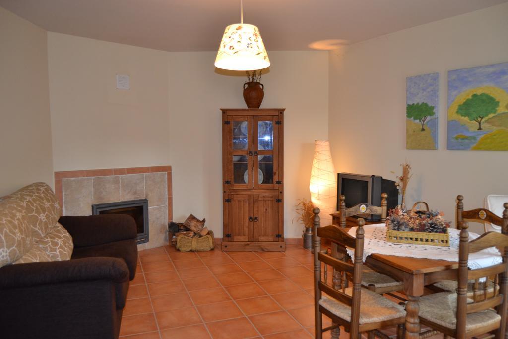 Hostal Refugio De Gredos Navarredonda de Gredos Buitenkant foto