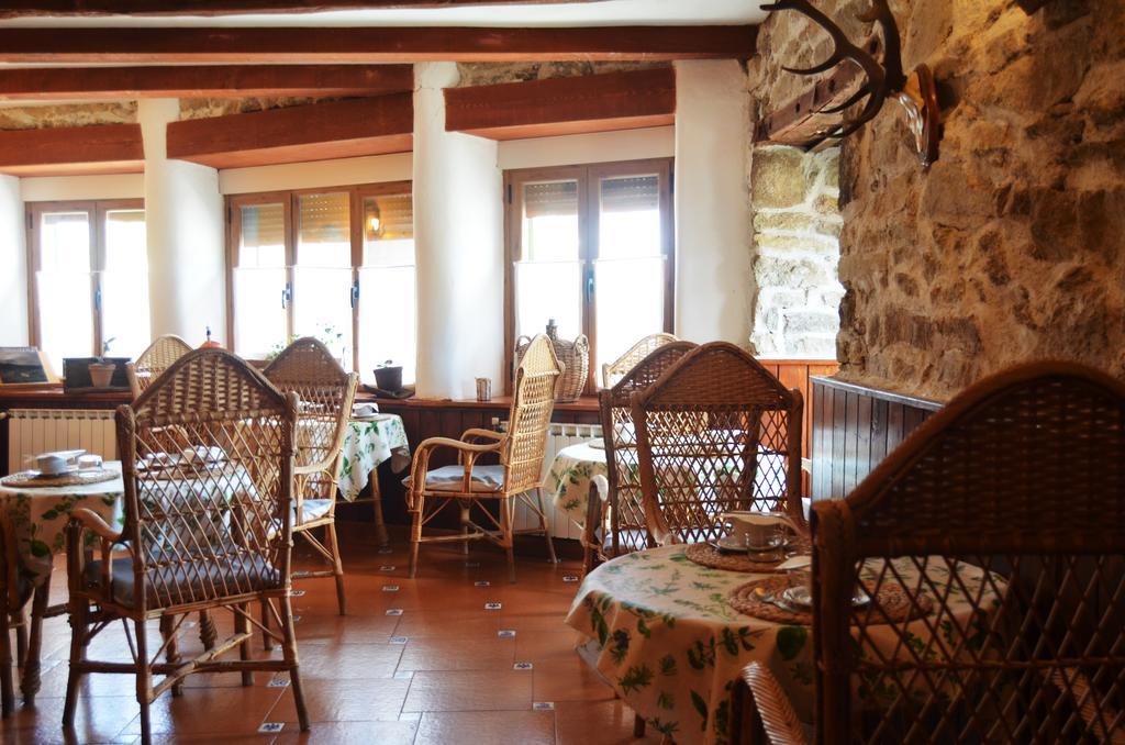 Hostal Refugio De Gredos Navarredonda de Gredos Buitenkant foto