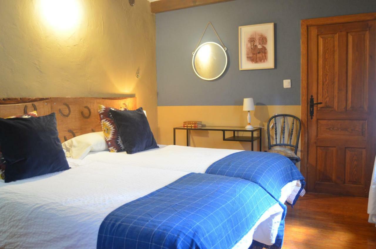 Hostal Refugio De Gredos Navarredonda de Gredos Buitenkant foto